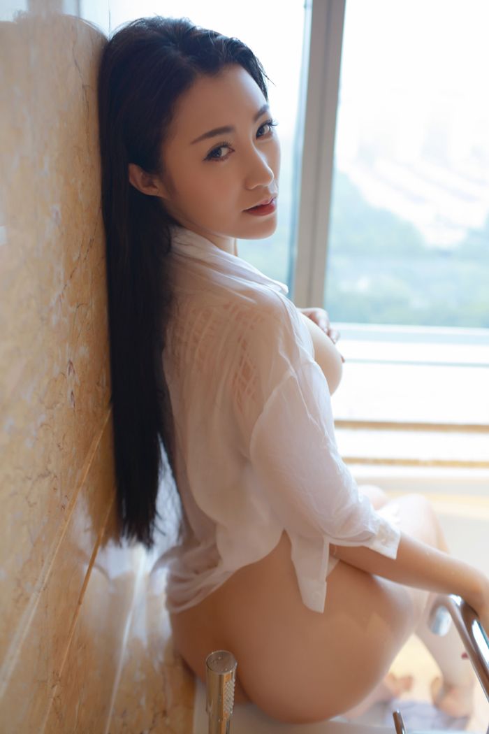 性感美女写真夏玲蔓湿身双乳藏不住 第25张