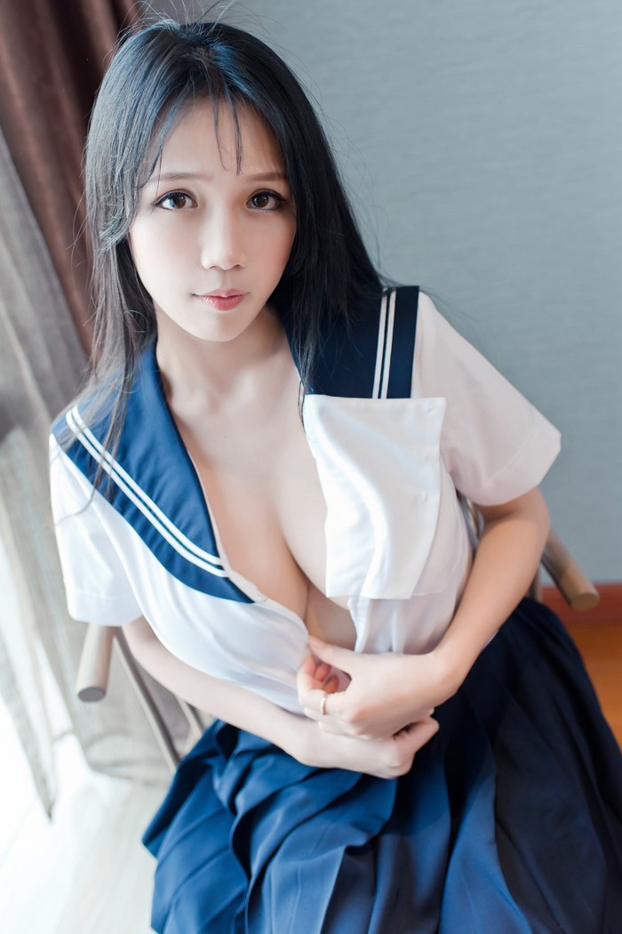 美娇娘李可可学生制服秀巨乳肥臀 第13张