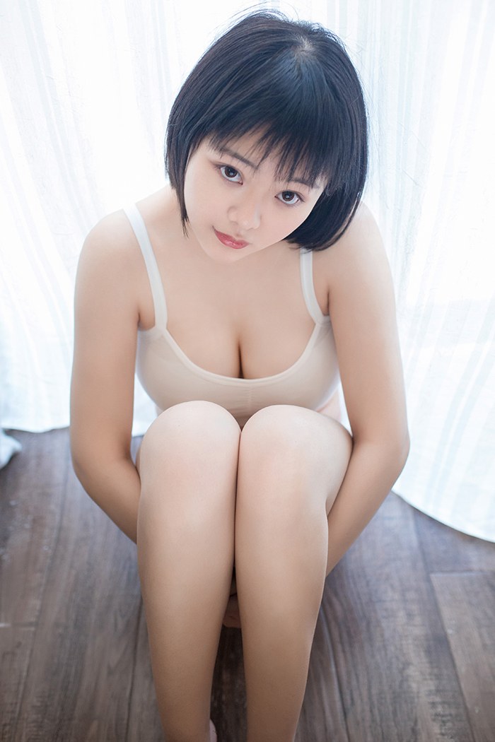 童颜巨乳赤间菀枫性感比基尼秀身材