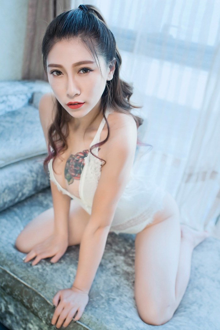 妩媚少妇杜花花情趣装秀饱满圆乳