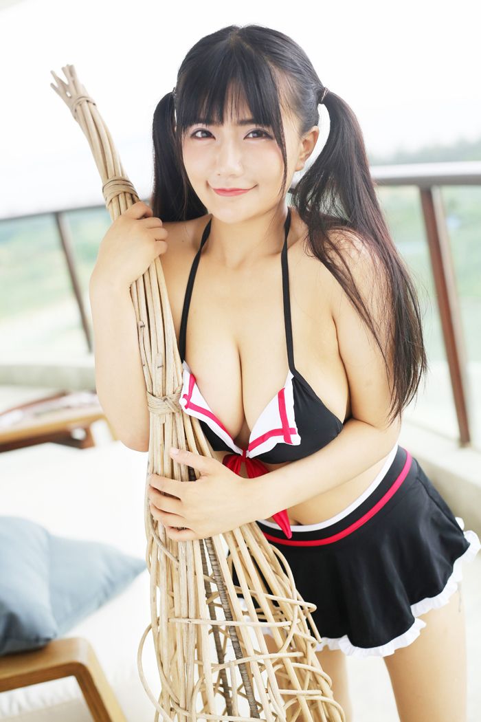 童颜巨乳美女阿乖G杯豪乳双手捧不住