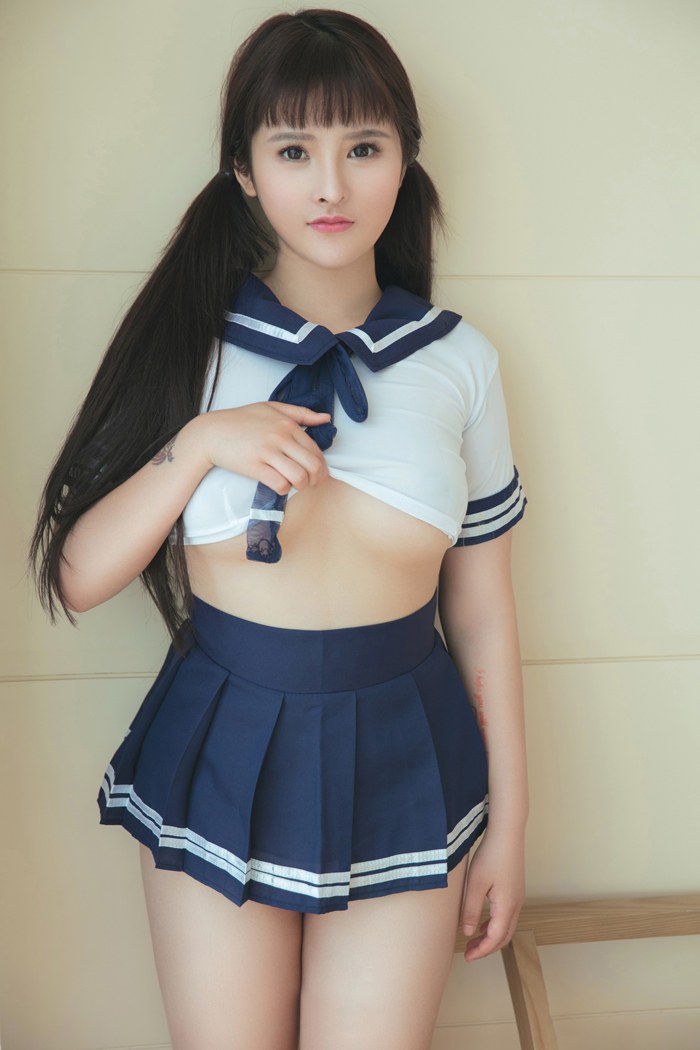 制服美女杨漫妮穿水手服秀巨乳美臀 第-1张