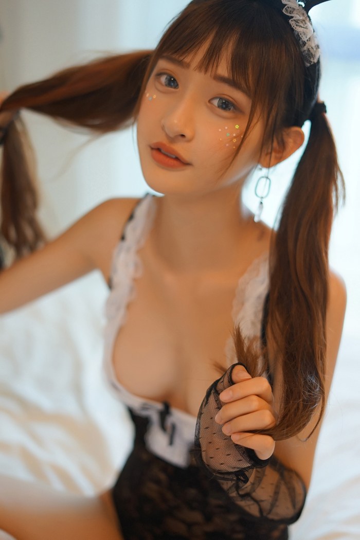 俏皮小妹贝壳女仆制服秀娇嫩身材