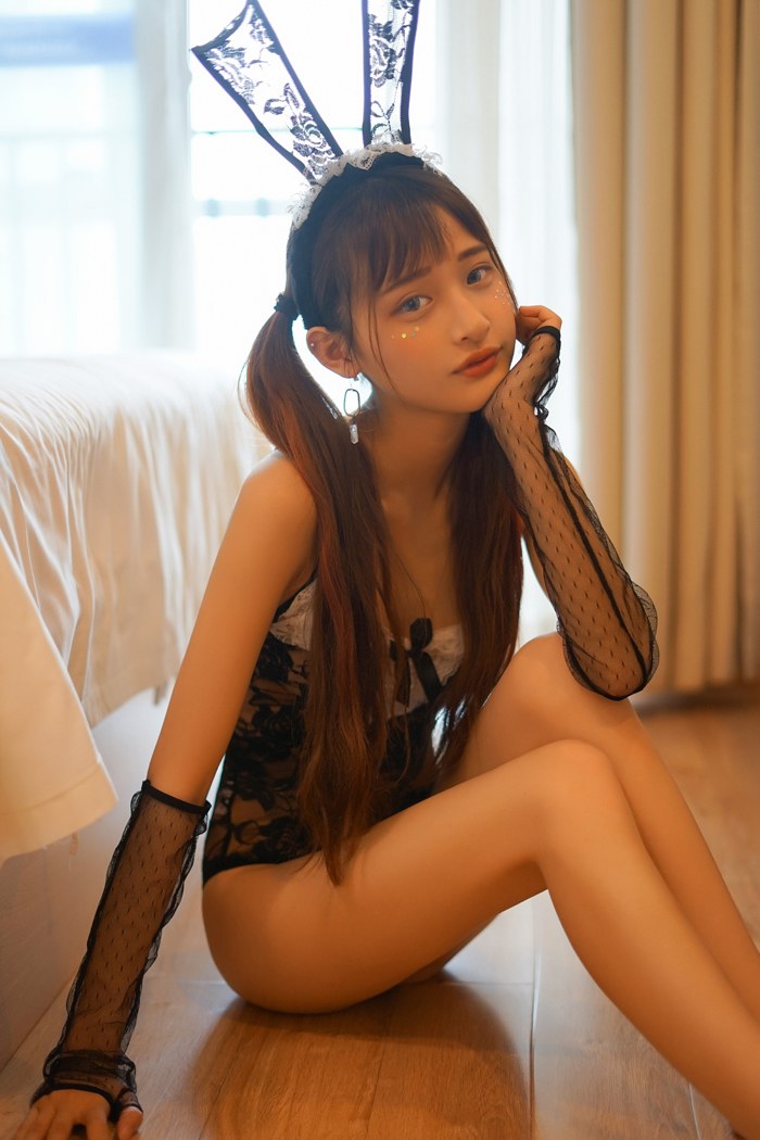 俏皮小妹贝壳女仆制服秀娇嫩身材