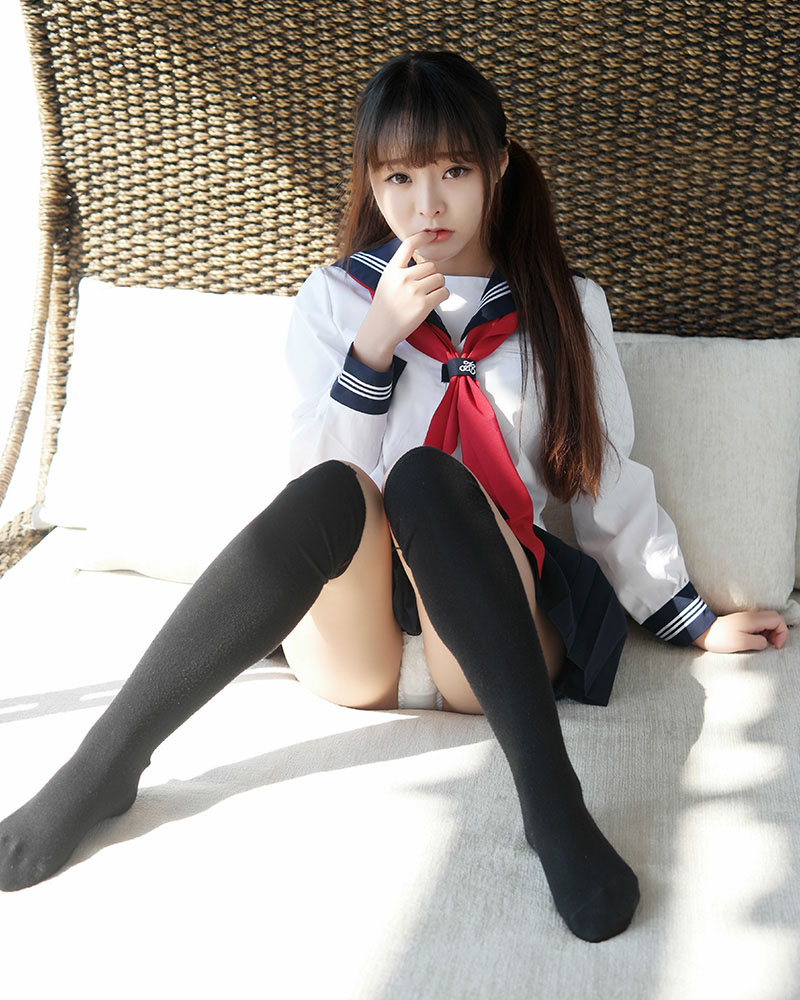 模范学院美少女柳侑绮制服大片 第14张