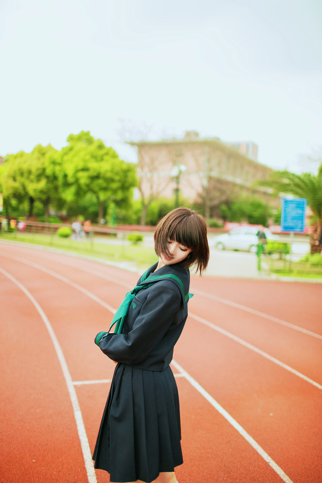 短发MM高中生校服娇俏可人清新写真